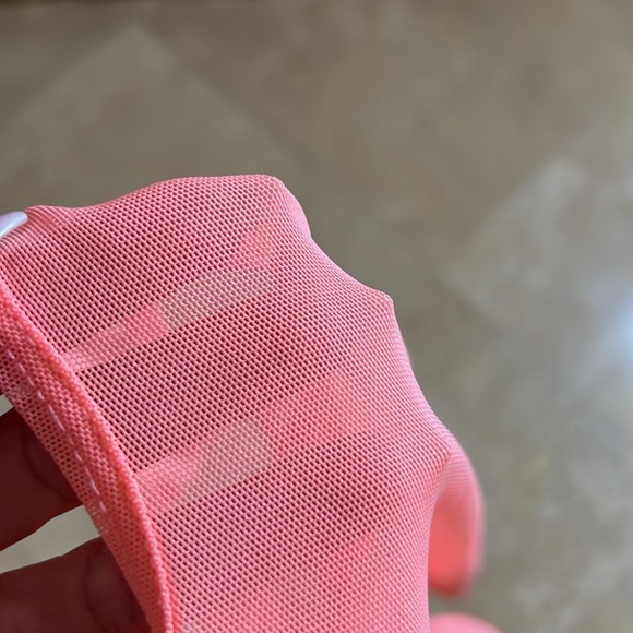 💕Cute Neon Cropped Tank Top💕 - Picture 3 of 3